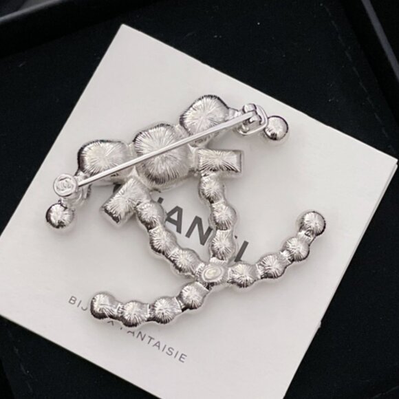Chanel brooch - Picture 2 of 5